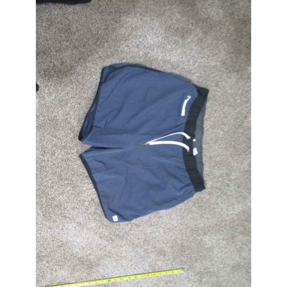 Vuori casual shorts mens M Blue heather athletic